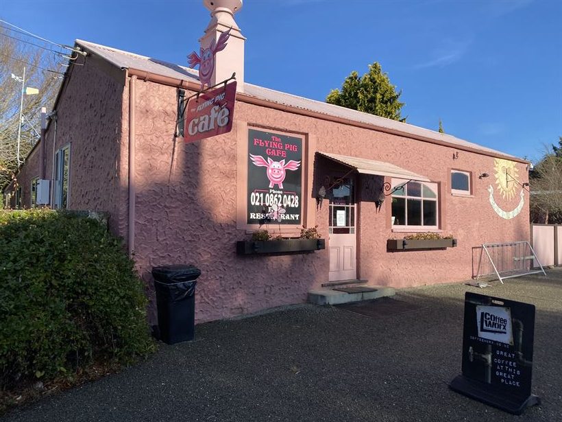 Flying pig cafe Elephant Rocks